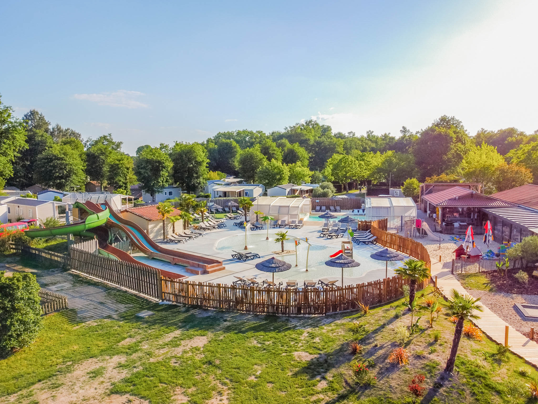 Camping avec piscine et toboggan médoc